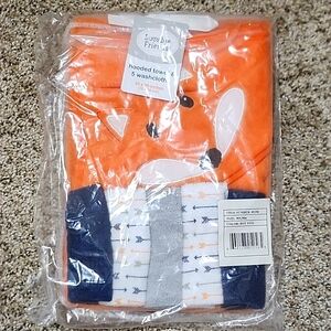 Luvable Friends Hooded towel and washcloth set - Boy Fox